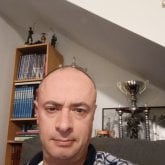 Con ganas de asentar los pies .