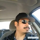 Amigas. Hombre responsable. Salir