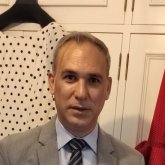 Funcionario. Busco ligar. A mujeres que