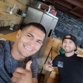 Busco conocer gente.