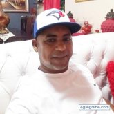 Busco pareja. Mujeres. Unas personas 