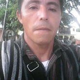Encuentra Hombres solteros en ábrego