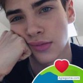 Busco chatear. A chicas virgenes. Hot.