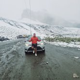 Operador. Chica divertida que le gusta