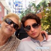 Busco pareja. Chica abierta.