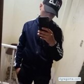 Trabajo. Busco pareja. Algo bien y bueno