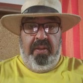 Busco ligar. Nada. Tranquilo y