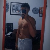 Mujeres de 18 a 40 años. Soltero, alto,