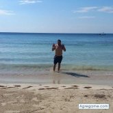 Busco pareja. Chicas. Divertido.