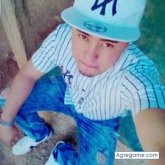 Busco pareja. Busco amistades. Alguien