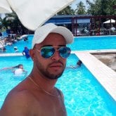 Busco ligar. Aburrido. Todo.