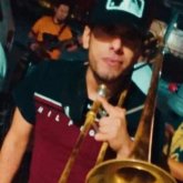 Busco ligar. Intenso. Dormir.