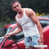 pesis chico soltero en Barcelona