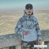 Busco ligar. Conocer gente nueva.