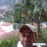 Busco ligar. Mujer. Ina persona de