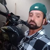 Albañil. Busco conocer gente. Mujeres.