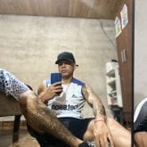 Mujeres, mayores de 33. Morocho, alto y