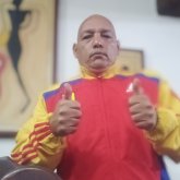 Licenciado. Mujer madura de mente.