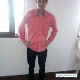 Encuentra Hombres solteros en Larroque