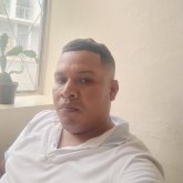 Escolta. Busco hacer amistades. Mujeres