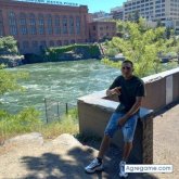 Busco conocer gente. I need a girl.