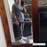 Trabajo. Busco pareja. Una mujer de buen