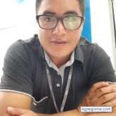 Trabajo. Busco pareja. Mujeres. Una