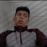 Busco conocer gente. Personas. Alegre.