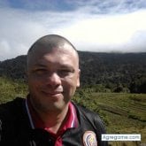 Encuentra Hombres solteros en Guápiles