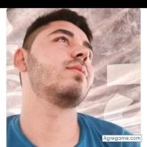 Busco ligar. De todo. Risueño