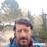 Dependiente. Busco chatear. Mujer.