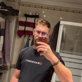 Mujeres jóvenes y deportistas. Apto a