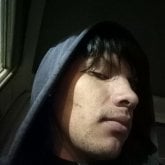 Estudiante. Una mujer linda creo. Soy