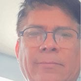 Busco ligar. Chica. La musica, el arte,.