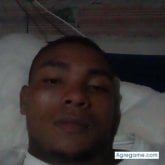 Busco pareja. Mujeres. Amoroso. Cantar y