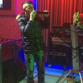 Busco una mujer ahora. Holà busco una