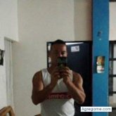 Busco ligar. Si. Sincero. La música.