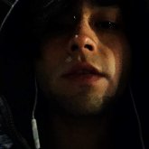 Busco ligar. Mujeres. Pragmático. Amar.