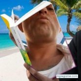 Mujeres sorteras de 40 50. Hombre serio.