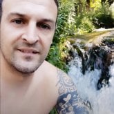 Busco pareja. Amistad y lo que surja. Un