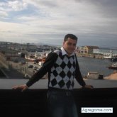 palotes chico soltero en Cangas