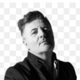 Negociante. Mujeres altas de cabelllo