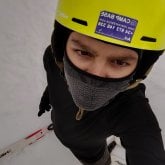 Una mujer madura mentalmente. Guapo alto