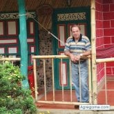 Encuentra Hombres solteros en Comillas