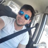 Encuentra Hombres solteros en Los álamos