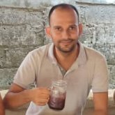 Profesional. Busco hacer amistades.