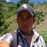 Encuentra Hombres solteros en Yajalón