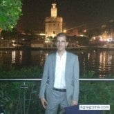 Busco conocer gente. Si.