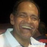 Encuentra Hombres solteros en Deland