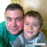 JUANITU chico separado en Sevilla